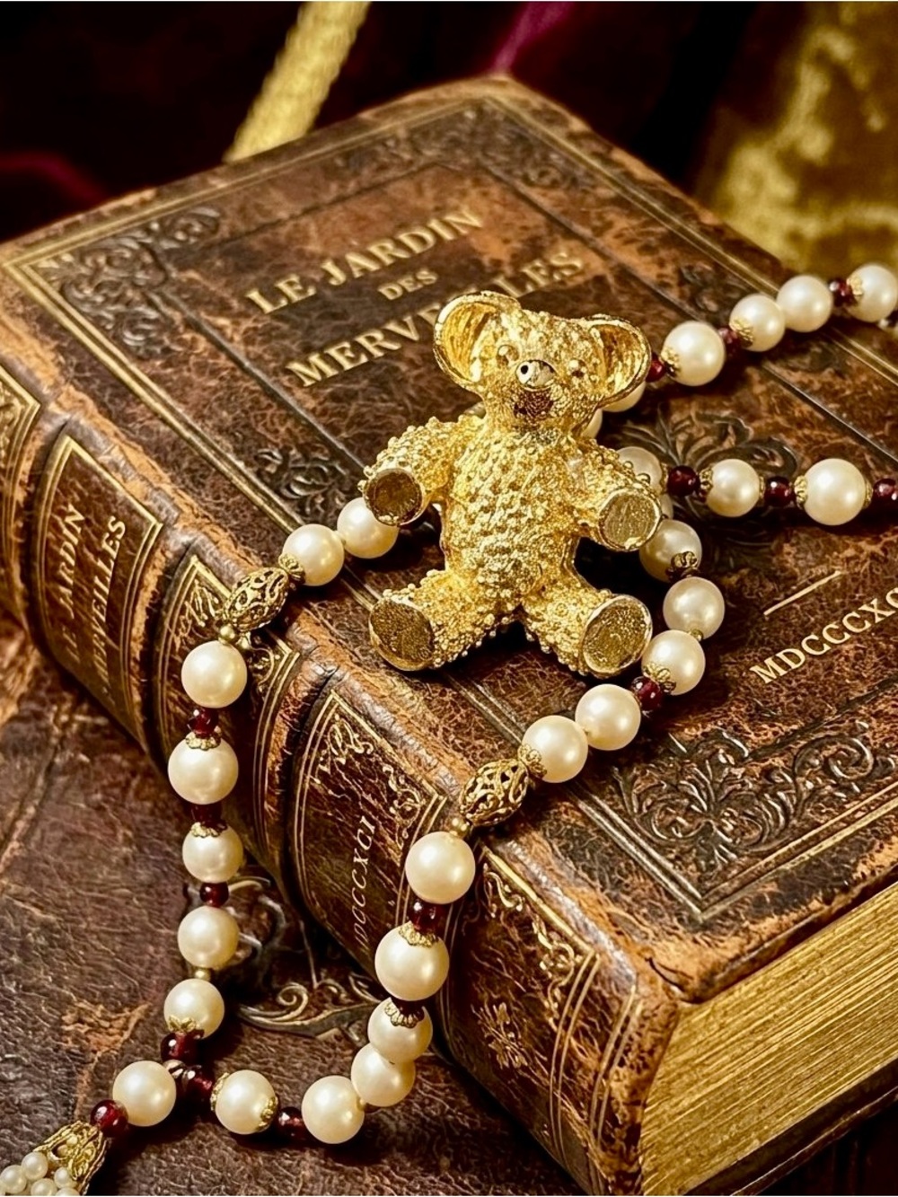 Vintage Gold-Tone Teddy Bear Lapel Pin Whimsical Accessory